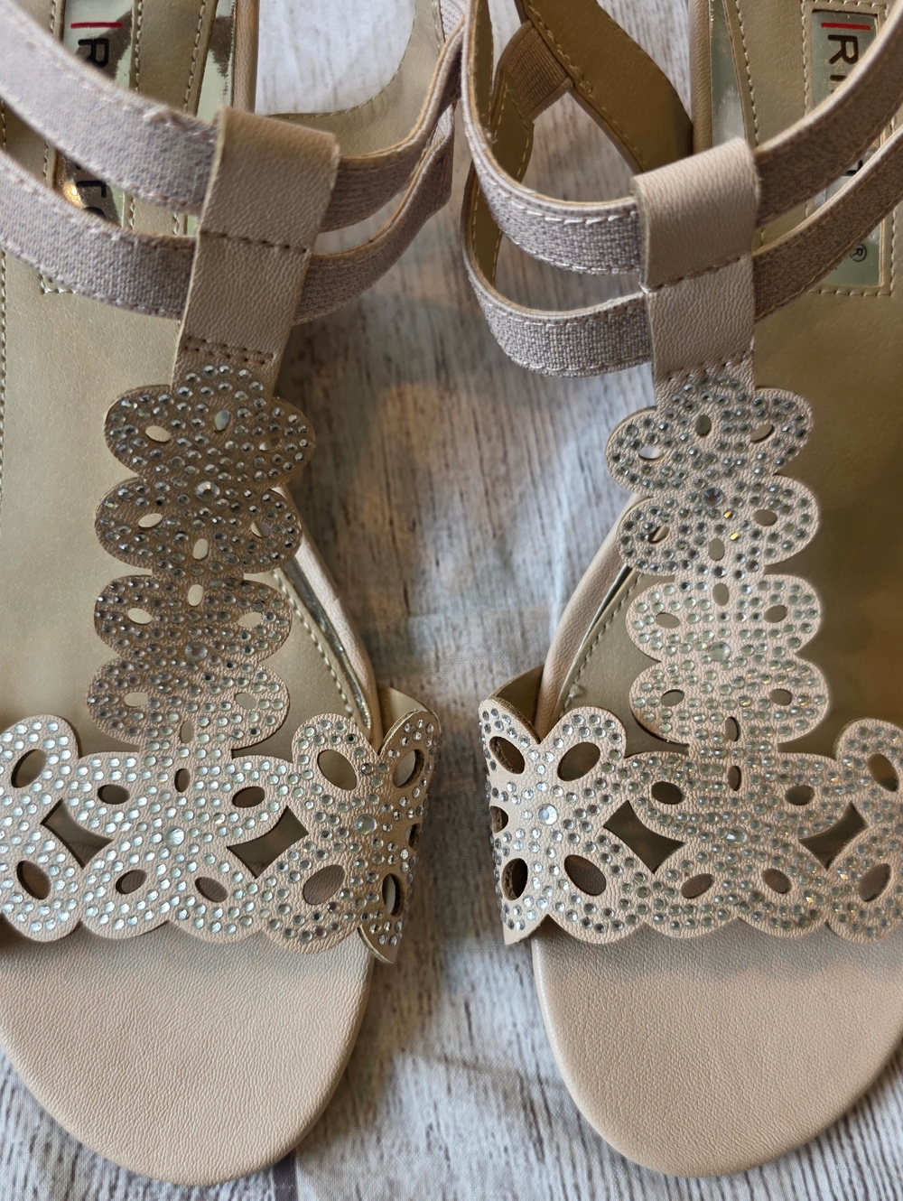 Rialto Women's Size 8 Cafell Laser Cut Wedge Sandals Event Cocktail Wedding - Picture 4 of 9
